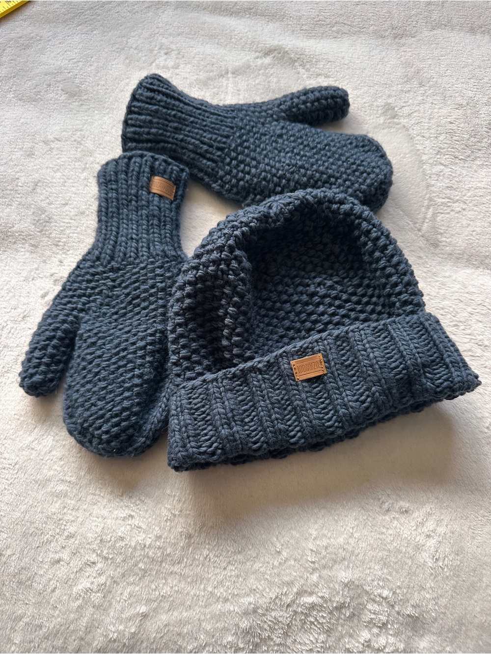 Fuzawool Wool Chunky Knit Set Mittens and Hat One Size